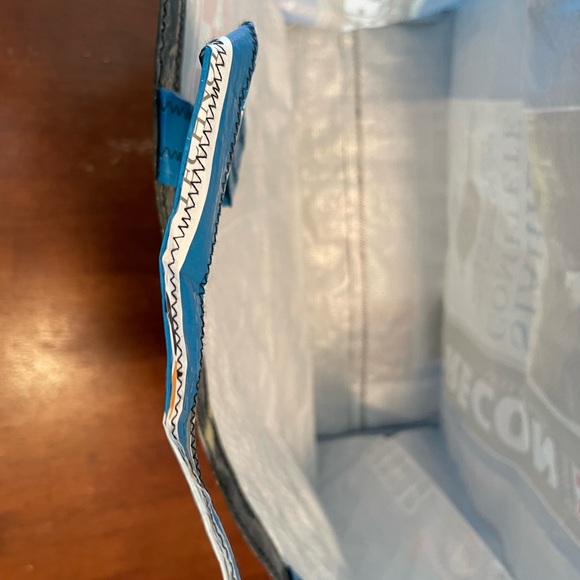 Durable plastic feed sack tote bag. - Picture 6 of 6